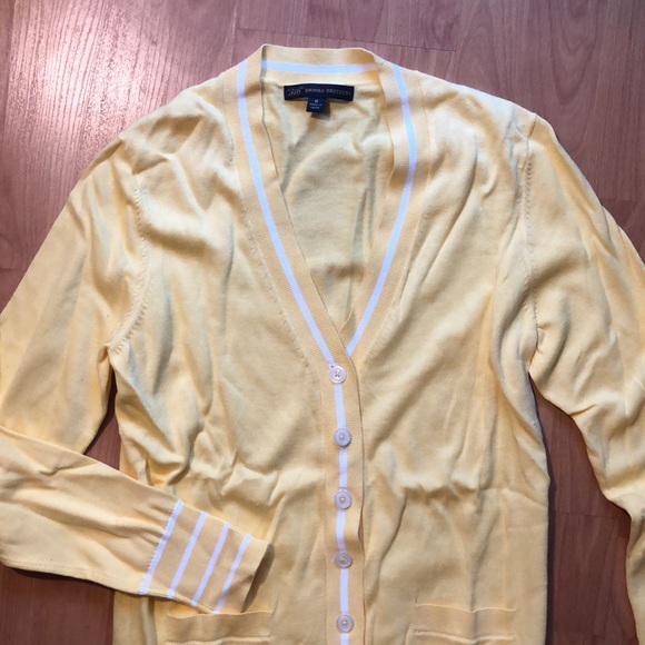 Cotton Brooks Brothers sunshine yellow and white button up cardigan - Picture 4 of 9